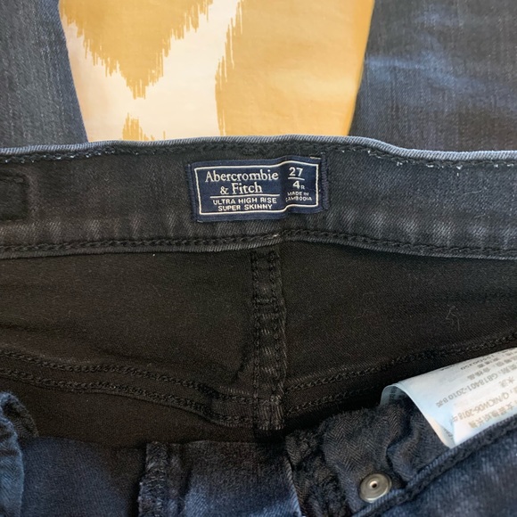 Abercrombie + Fitch Super High Rise Skinny Jeans - Picture 6 of 6